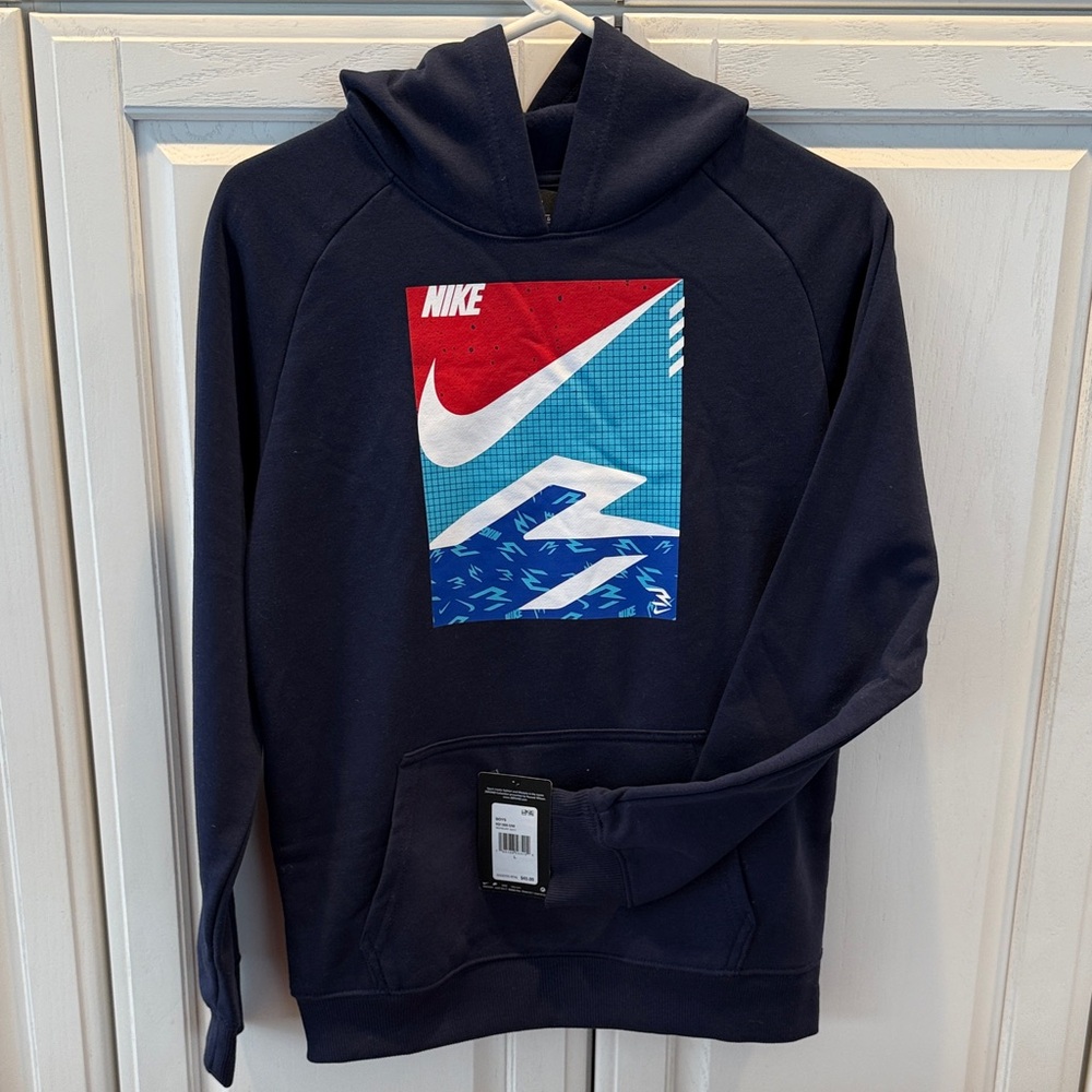 Nike Boy’s Graphic Navy Hoodie
Brand new, never worn, ticket on